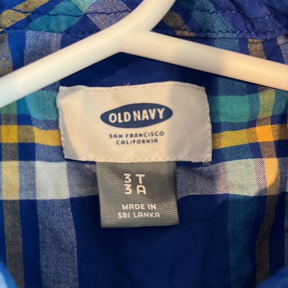 Boys Size 3T Old Navy Button Down Shirt - Picture 3 of 3